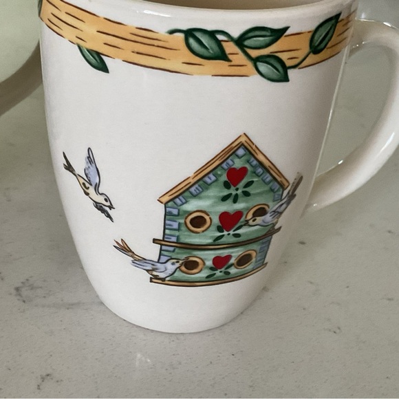 Thomson Pottery Birdhouse Mugs Set of (5) Birds Vines & Hearts Great Condition - Picture 8 of 8